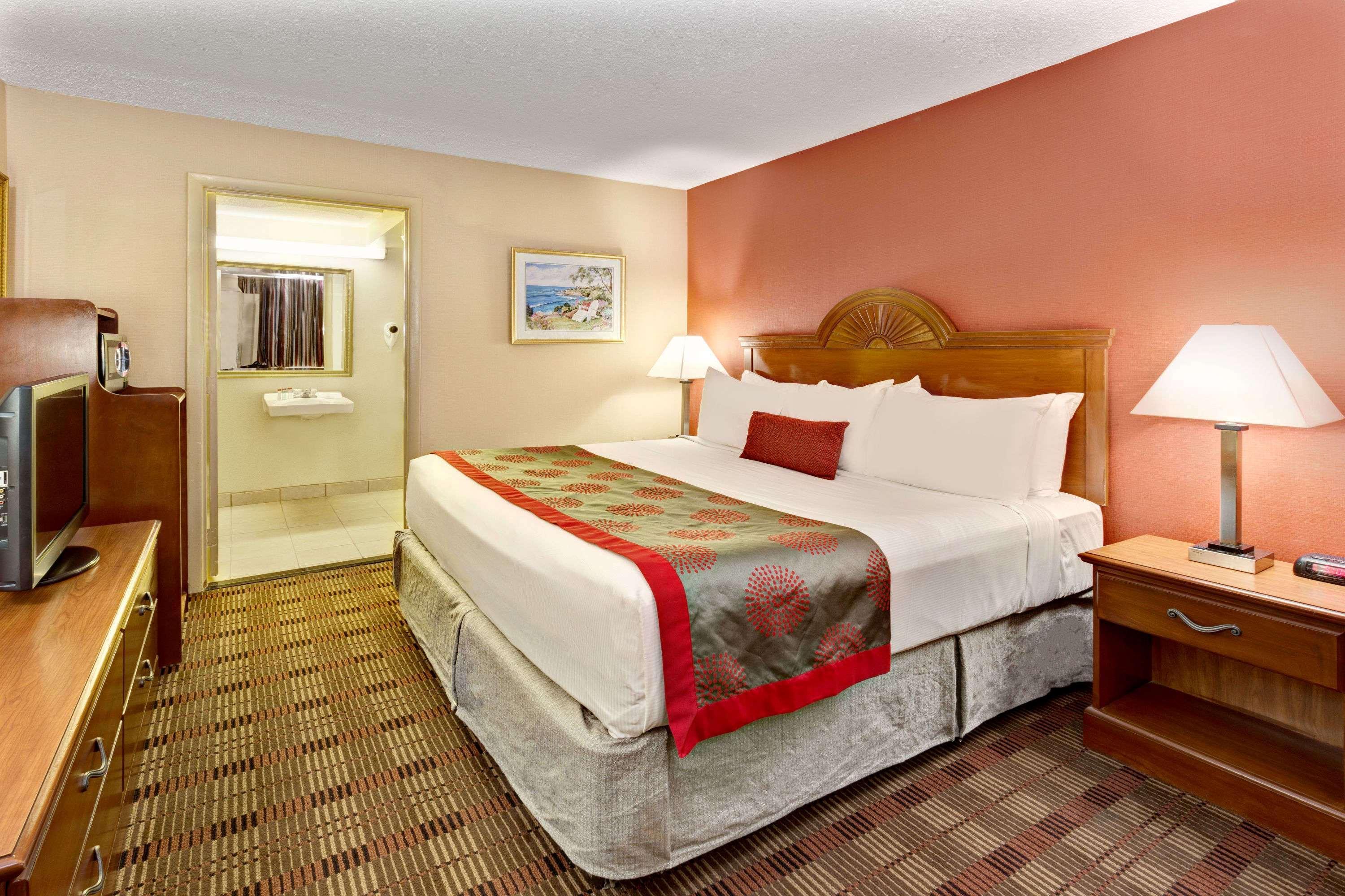 Ramada By Wyndham Baltimore West Bagian luar foto
