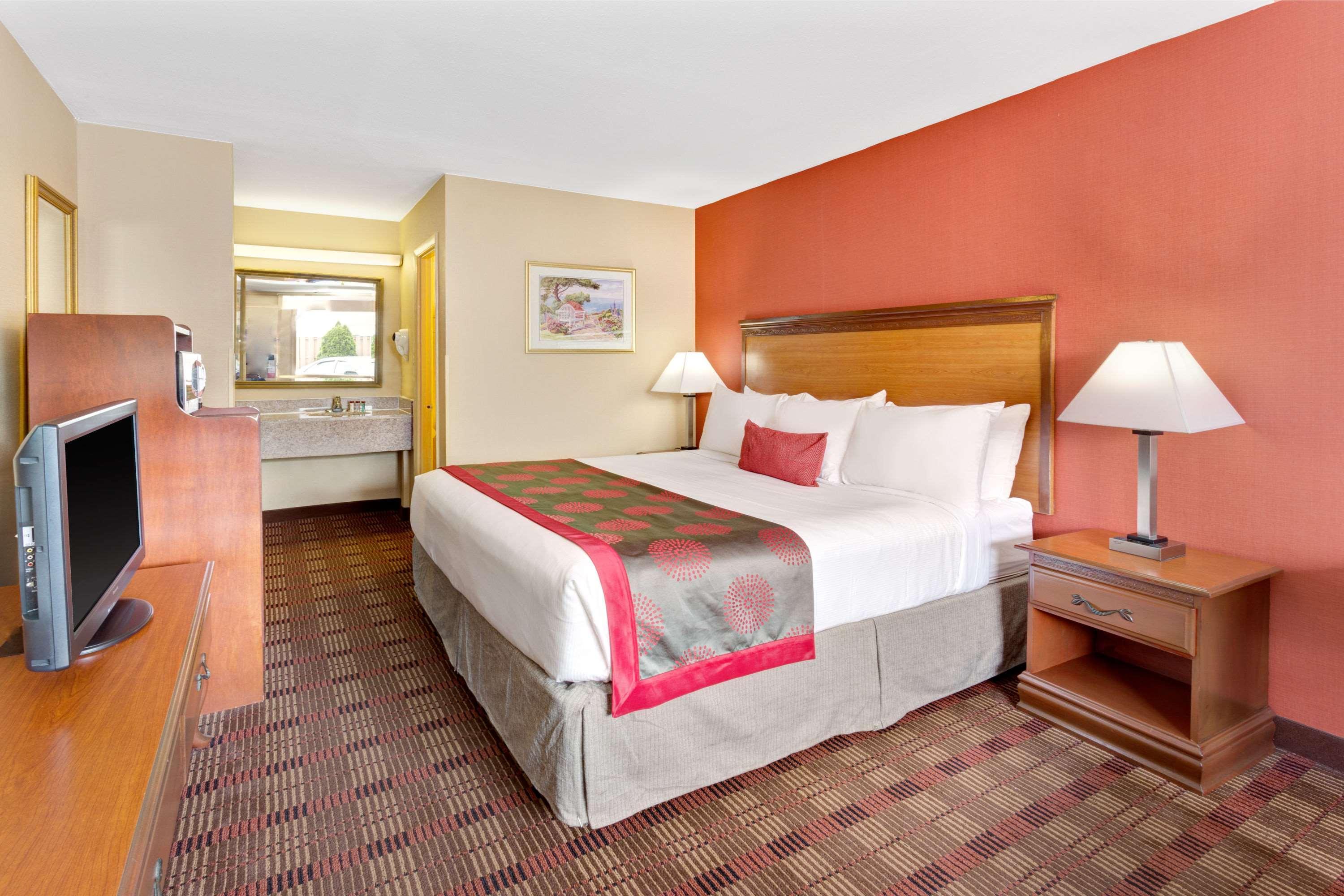 Ramada By Wyndham Baltimore West Bagian luar foto