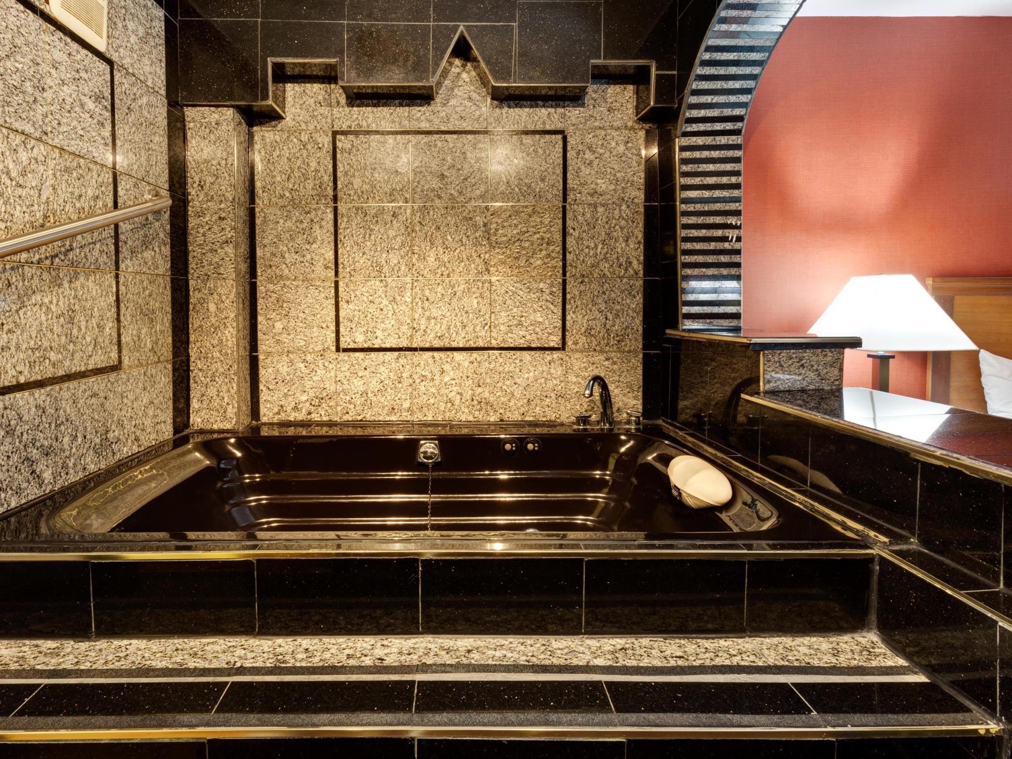 Ramada By Wyndham Baltimore West Bagian luar foto